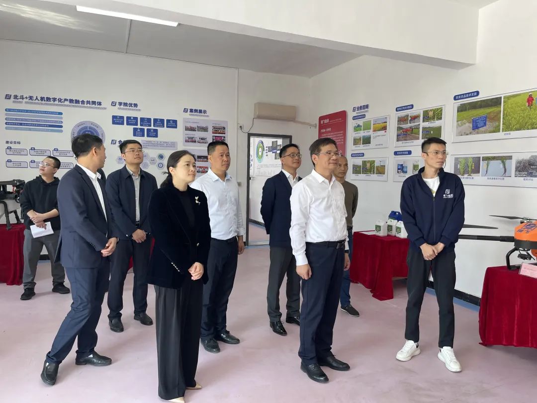 【精飛要聞】湖南省工信廳廳長(zhǎng)王衛(wèi)安一行調(diào)研茶陵慧飛智能，指導(dǎo)鄉(xiāng)村振興工作